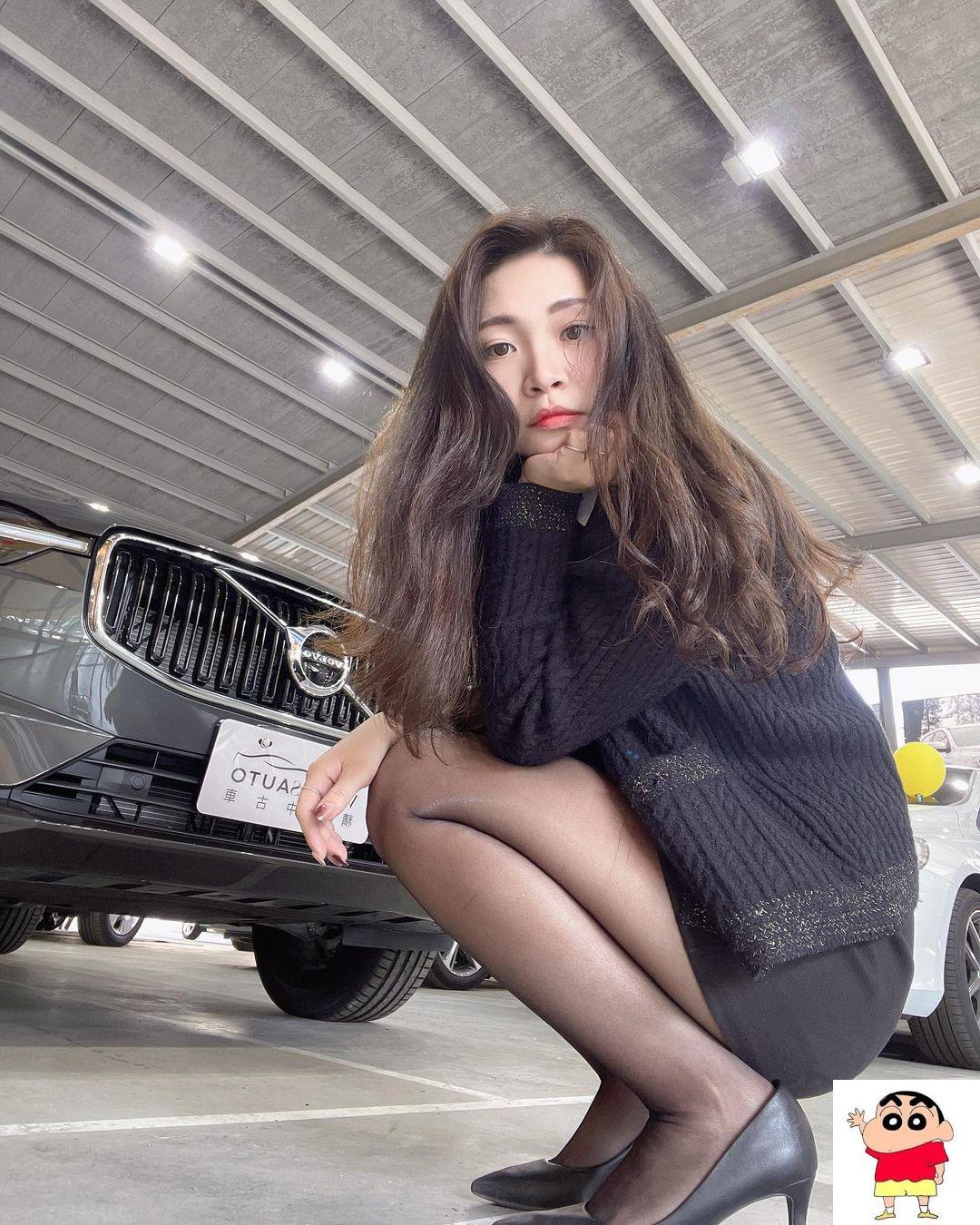 莉莉安捺逆天长腿佔满整个画面！美腿 黑丝骚度破表，「养眼乳沟现形」画面好火辣！