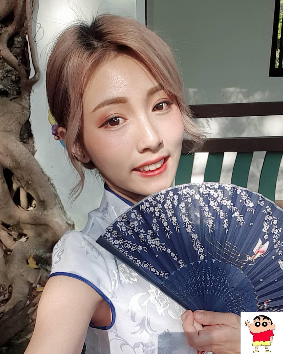 正妹爆乳刺青师「海绵」自曝刺过男子大腿内侧 (12P)