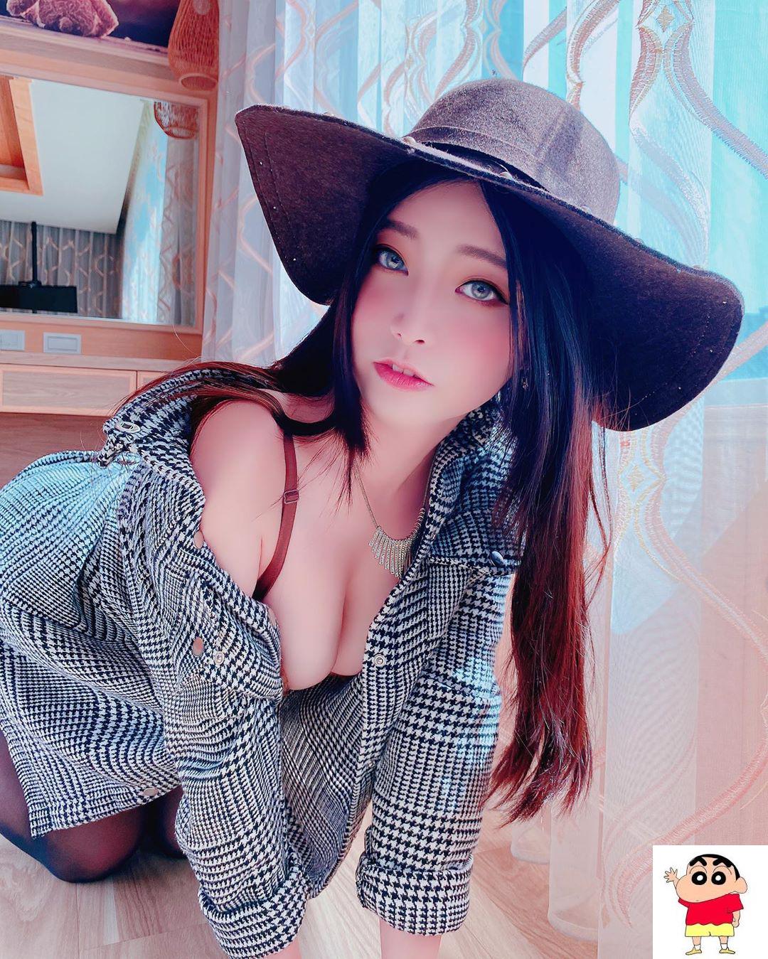 郭鬼鬼 水灵大眼正妹藏着超魔鬼身材 (10P)