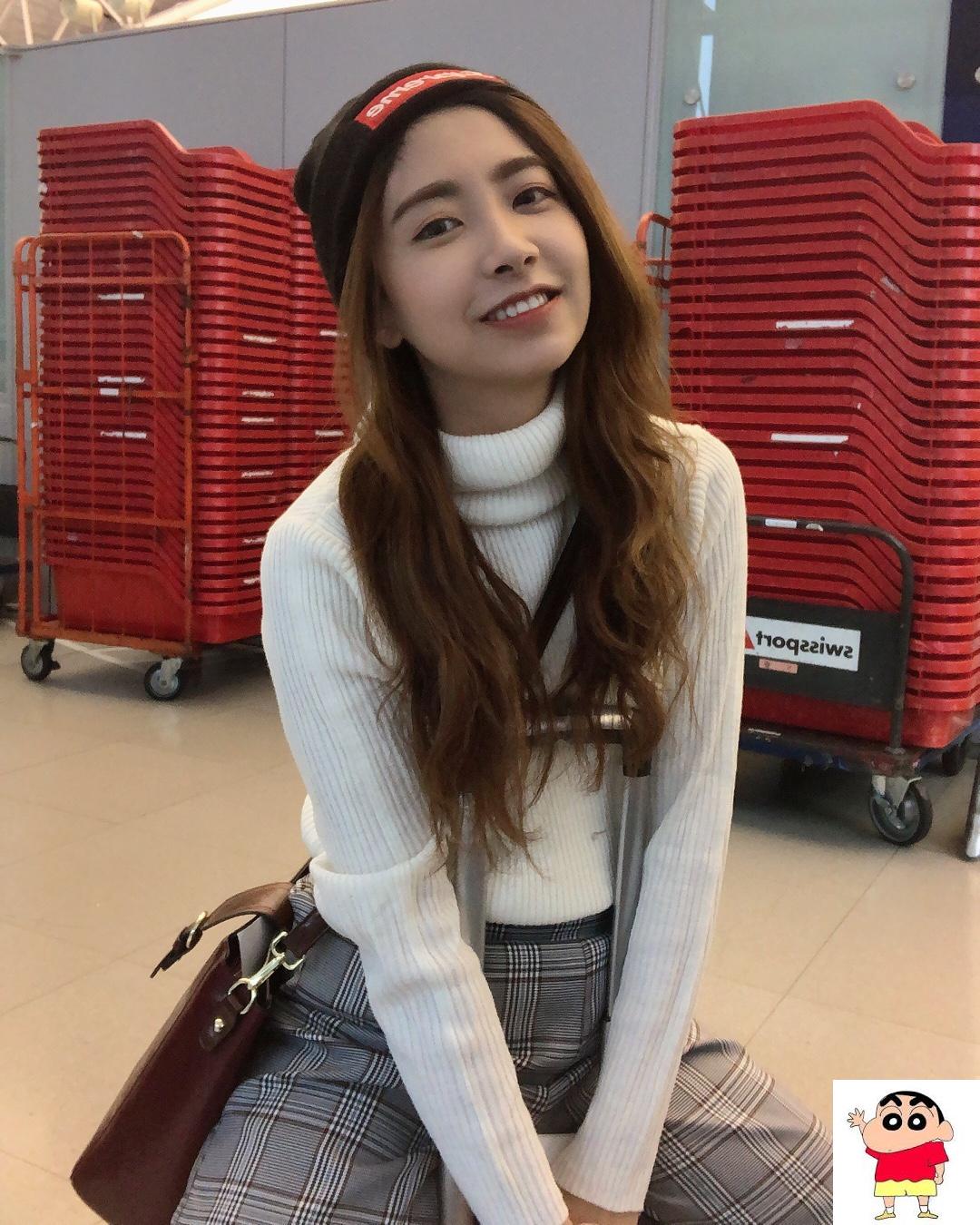 月月Angel 甜甜的妹子深藏不露....优质比例让你冻未条 (10P)