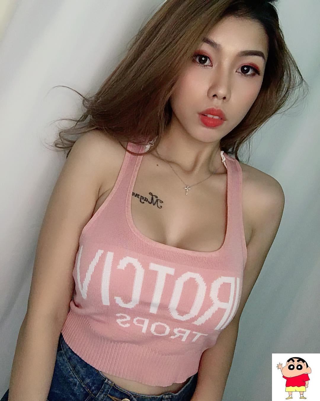 火辣闆娘张嘻嘻白嫩雪乳深藏不露 让网友鼻血直流 (18P)