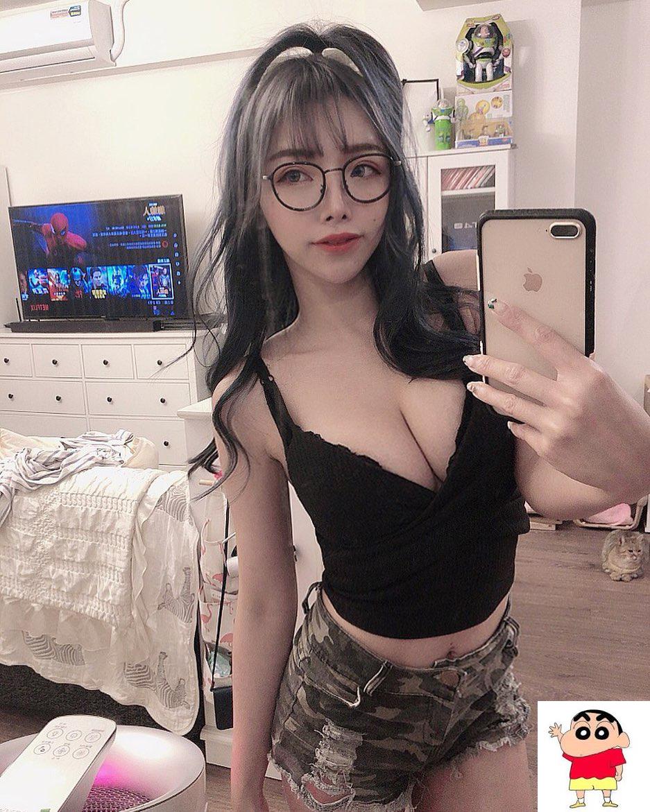 赵姿瑜 身材浑圆又饱满：超过100分 (12P)