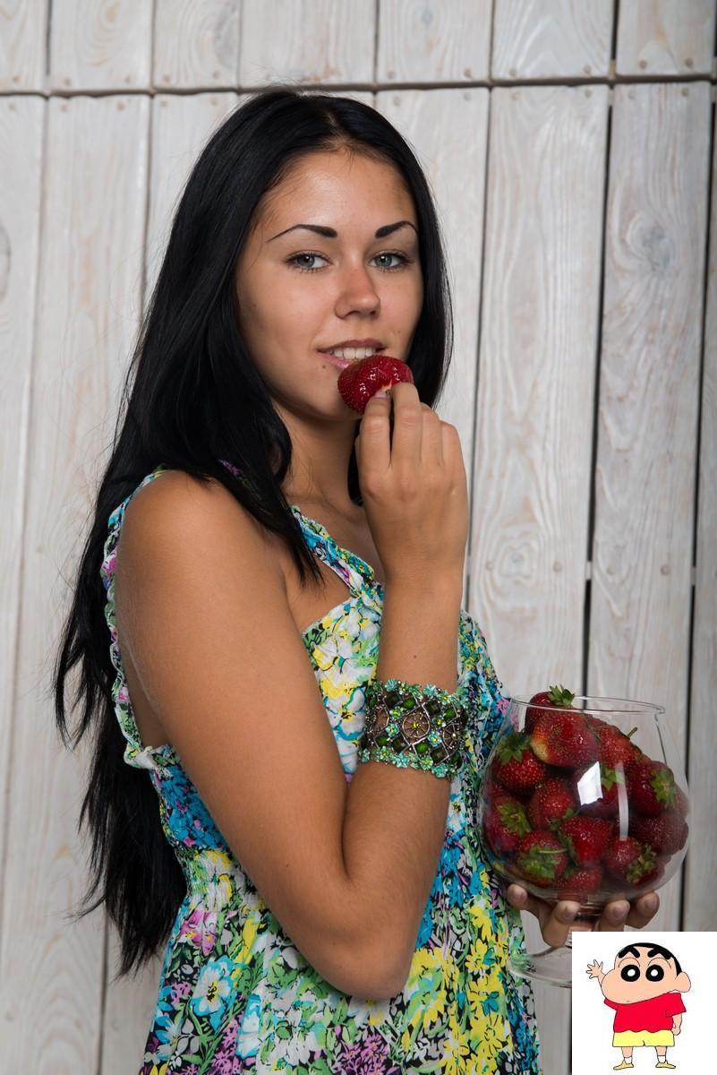 Macy B - Strawberry Lover (72P)