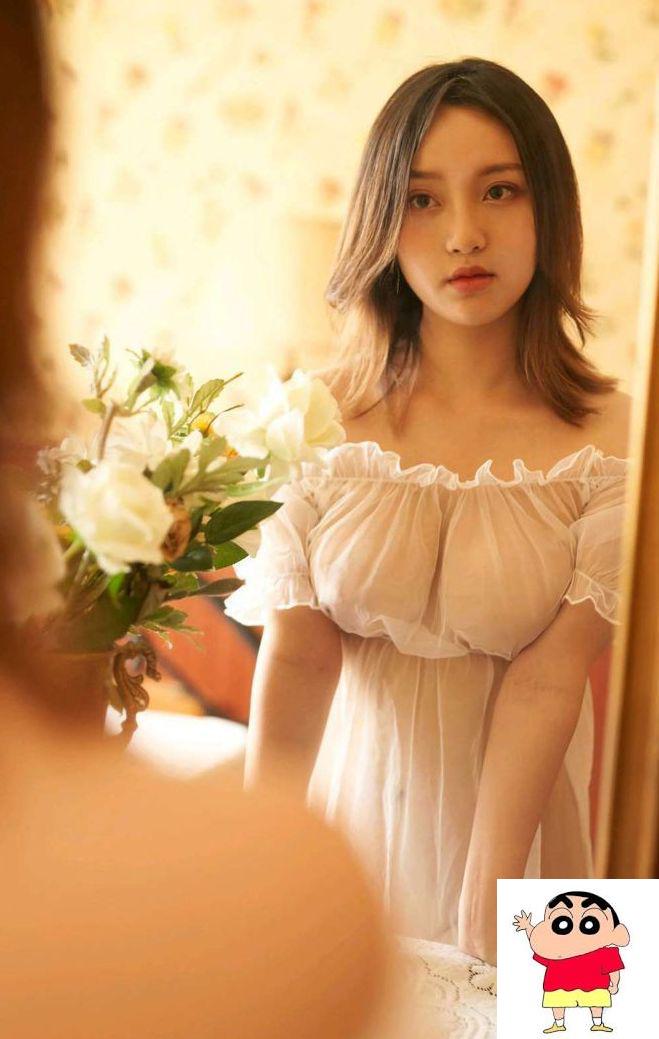 温柔婉雅，双峰涨挺的美模 月月may