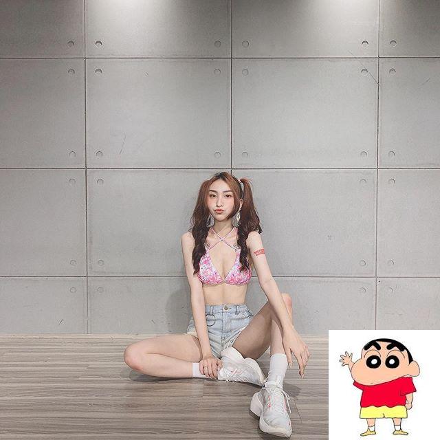 猫系正妹「初初 Maisie」晒完美马甲线 (16P)