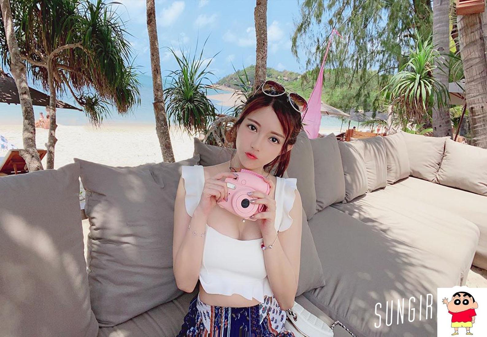 欧咏怡、巨乳美少女微卷棕髮看上去性感又俏皮 (13P)