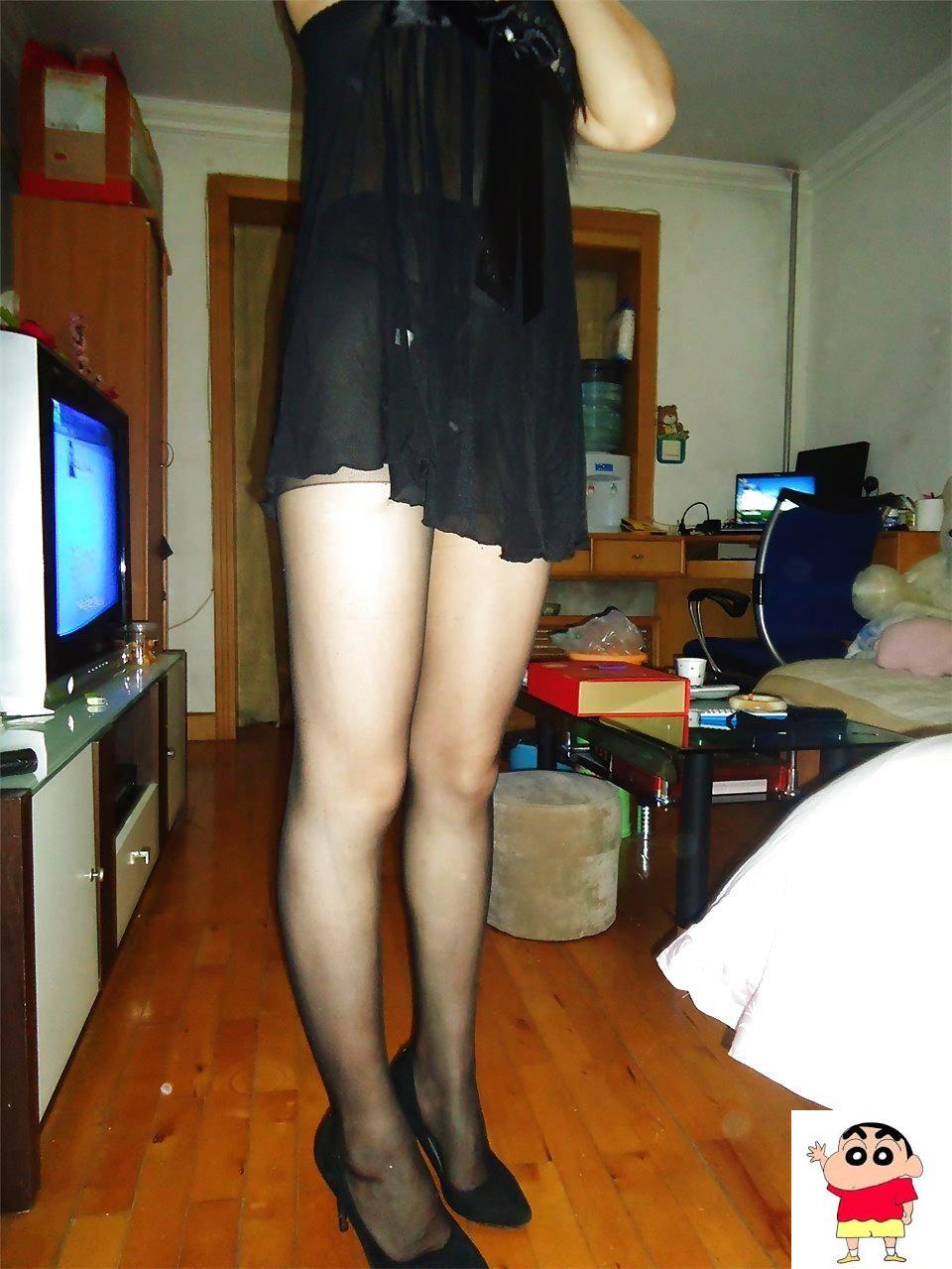 去她家干黑丝骚货 (16P)