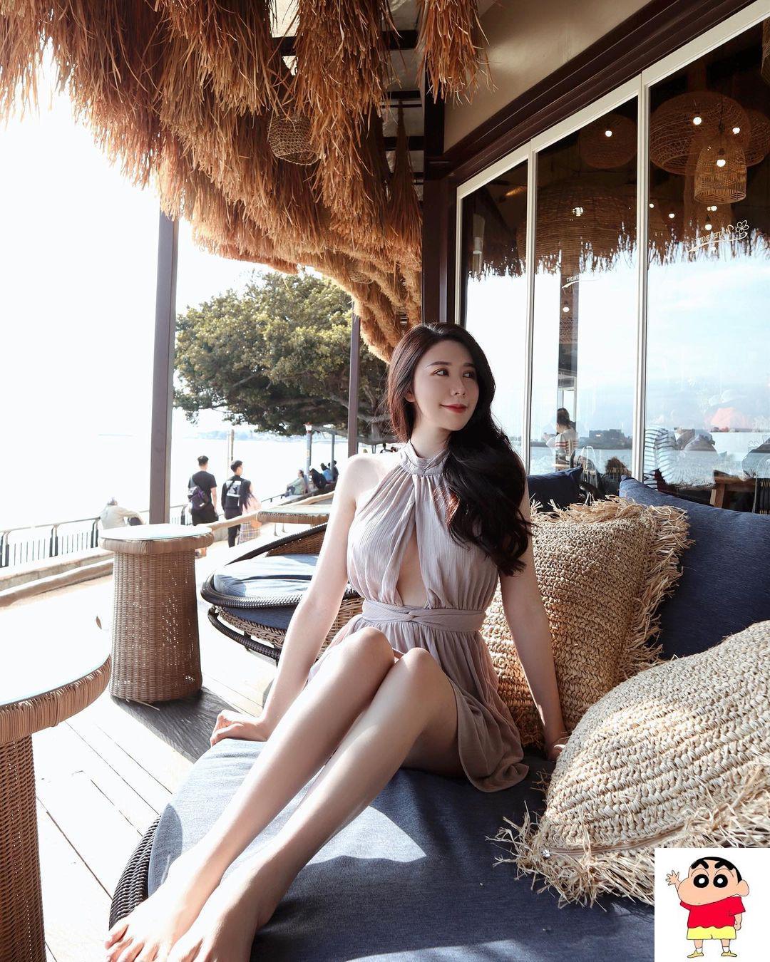 酥胸甜心梨梨joolly姣好曲线和白嫩美腿不多看一眼太可惜！浑圆美巨乳上空解放！