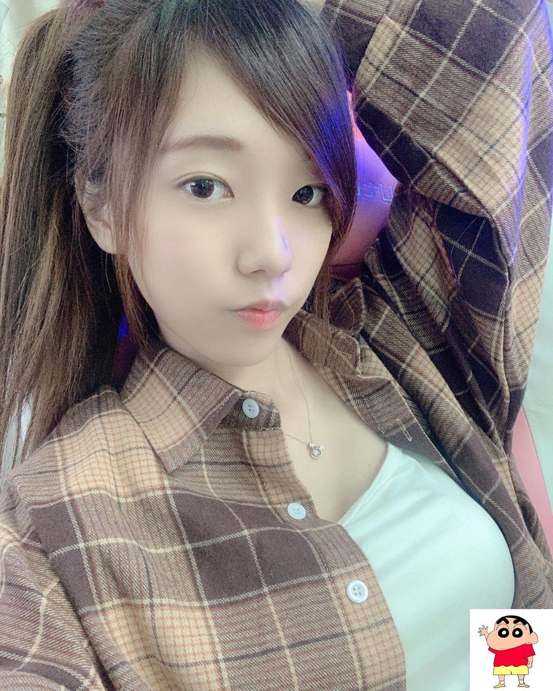 姵仪 甜美颜值全网沦陷：自拍模样好可爱啊！ (18P)