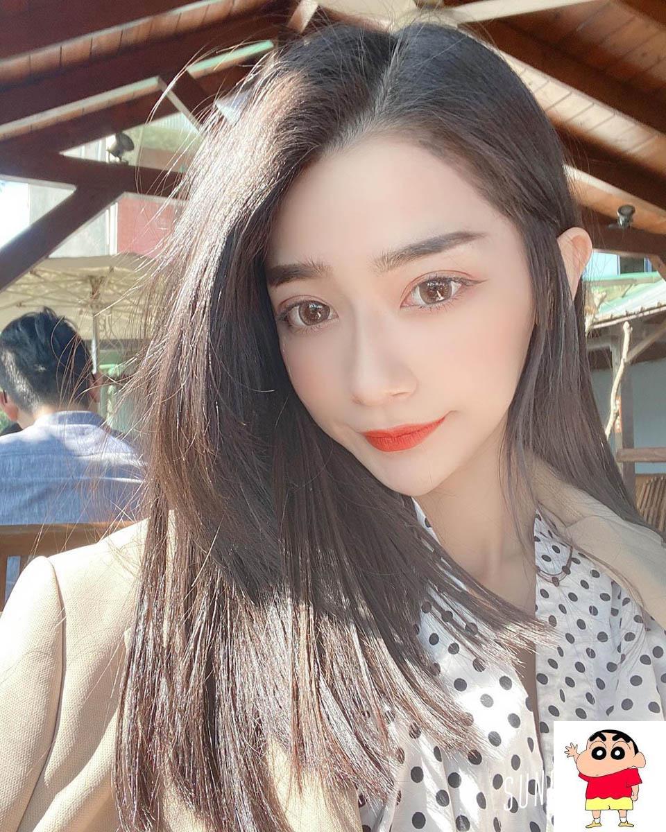 Jennie L、隐藏版女神Jennie纤细身材却有饱满乳量，网喊大奶怪! (13P)