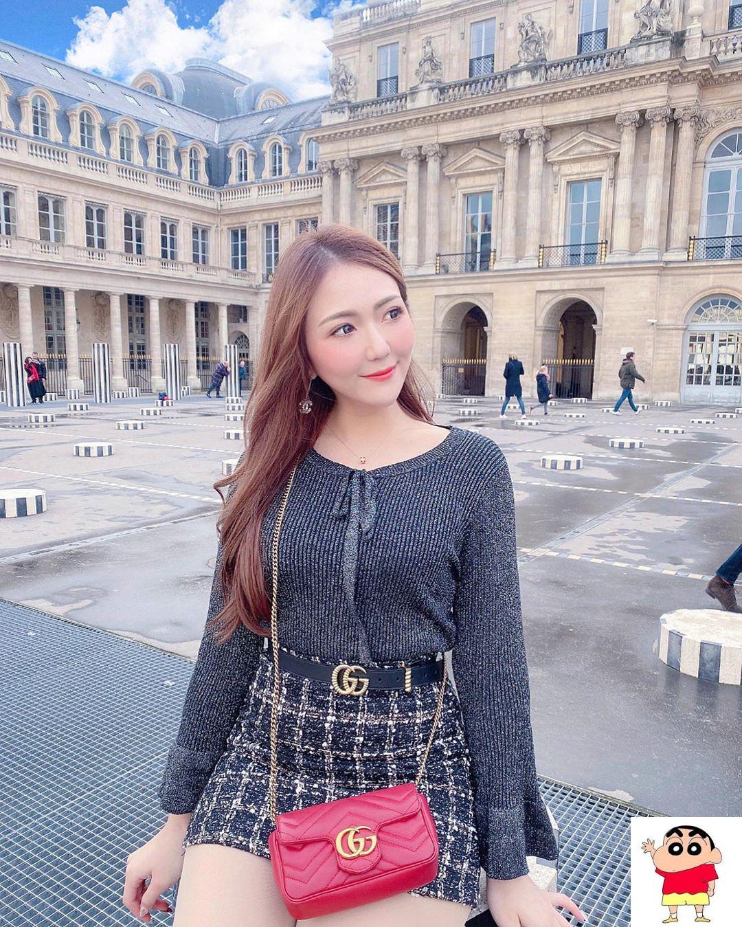 爱丽丝Alice 饱满美乳又圆又白..形状好美 (18P)