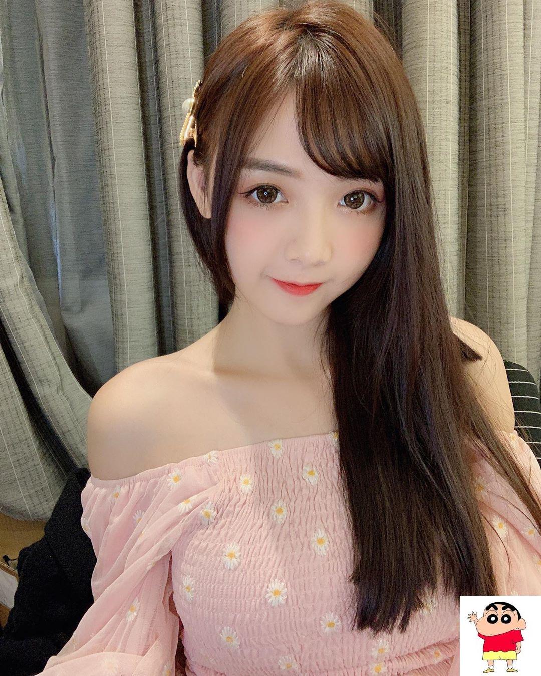 我觉得小姐姐旁边 那两位的衣服比较正点 哈妮妮 (15P)