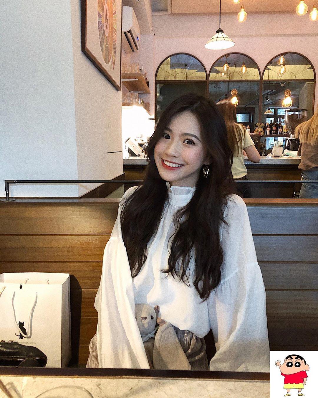 「Zoe Hua」美腿加「性感水蛇腰」超亮眼 (15P)