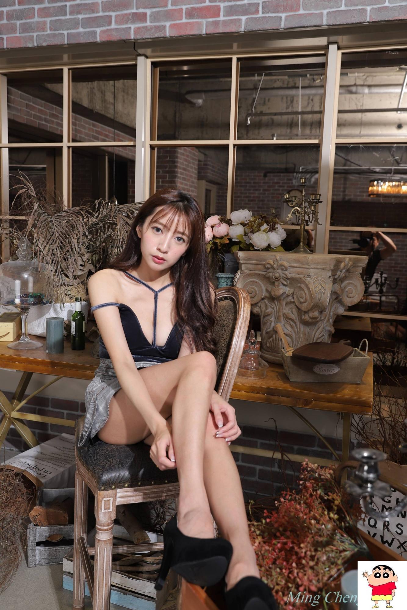 【美腿番外篇系列】长腿美模 黎娜LINA 短裙 高跟美腿旅拍【40P】