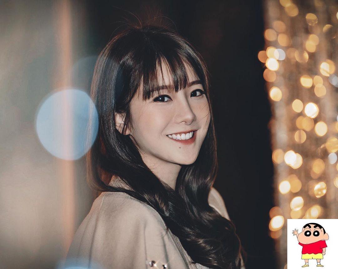 美女都喜欢在花旁边拍照 Candy Tong (13P)