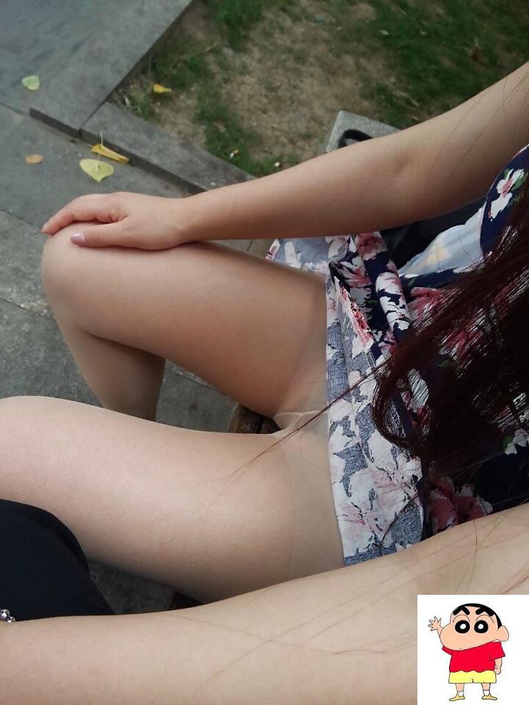 穿花裙子的母狗室外露出室内打炮 (8P)