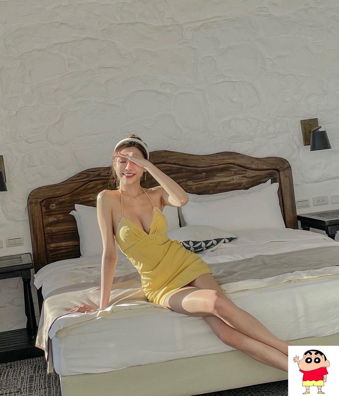 正妹KAKA陈咖喀二次元身材现实体现！完美的「美胸画面」好有女人味！