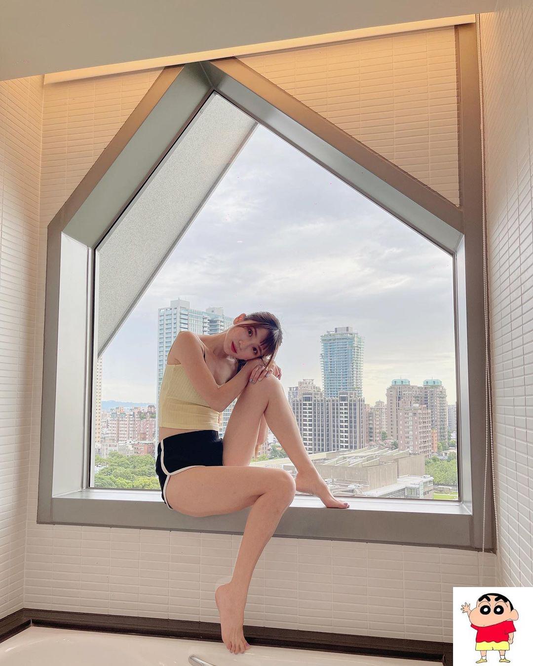 爆乳辣妹Cherry「逆天长腿」让人看傻眼，美乳、纤腰不藏了！