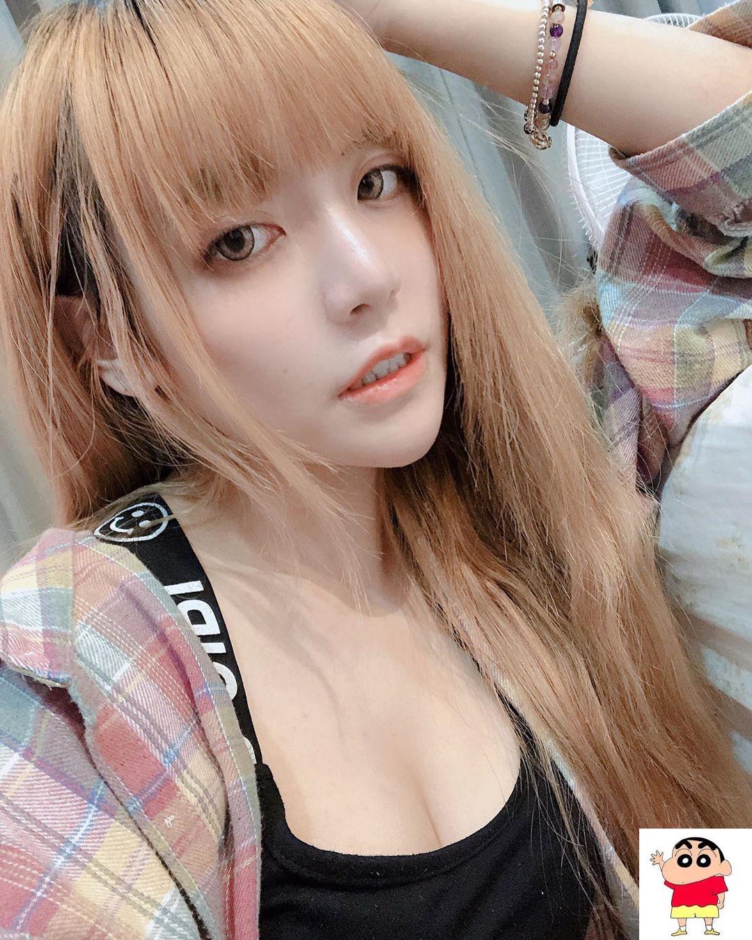 日系萌妹锺忻彤 小露性感就能引发粉丝暴动 (13P)