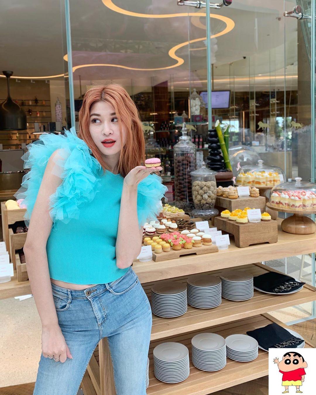 这位美女好像有练软骨功 Adela (13P)