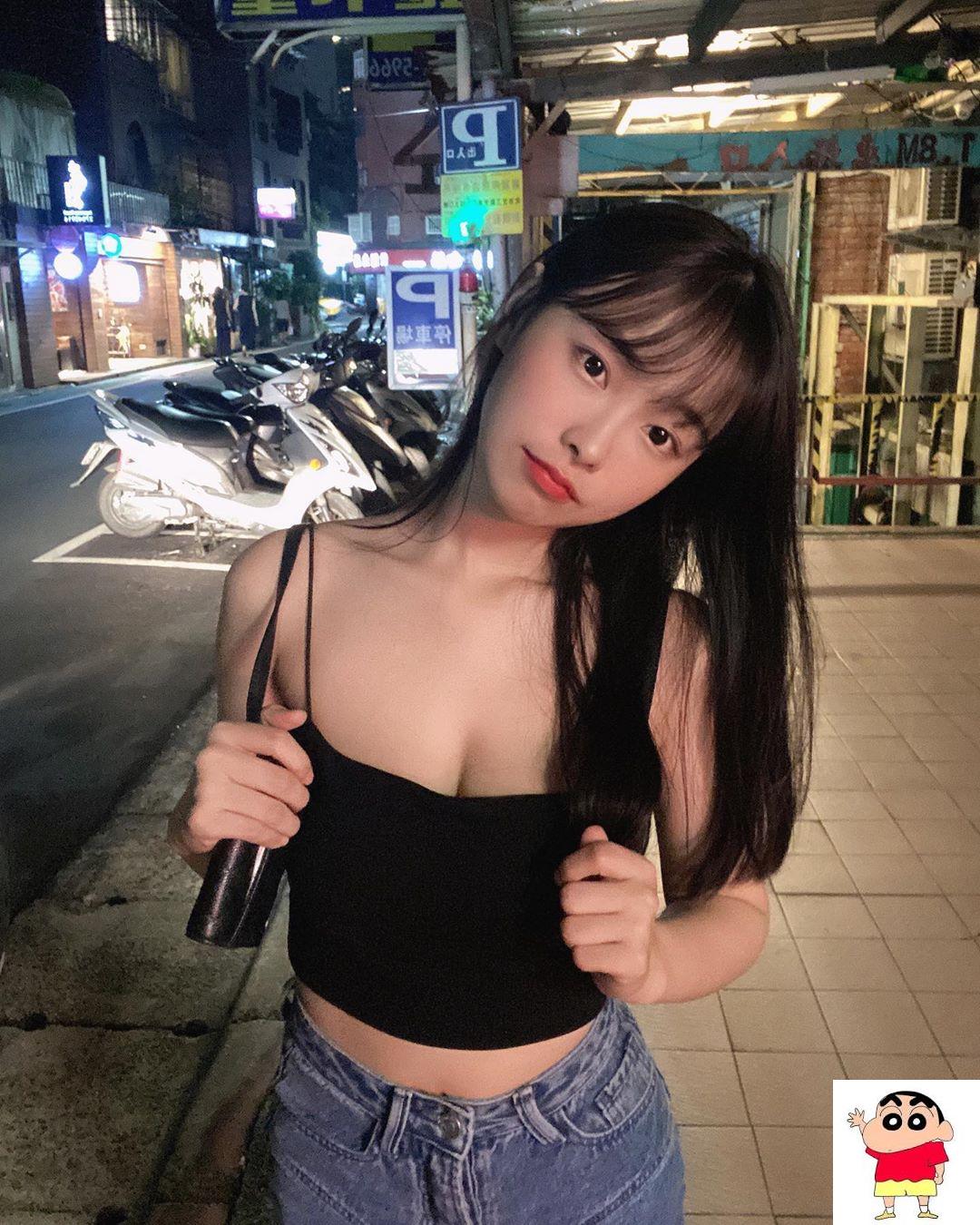 湘湘 超胸实况主「湘湘」魔鬼身材吸引人关注 (16P)