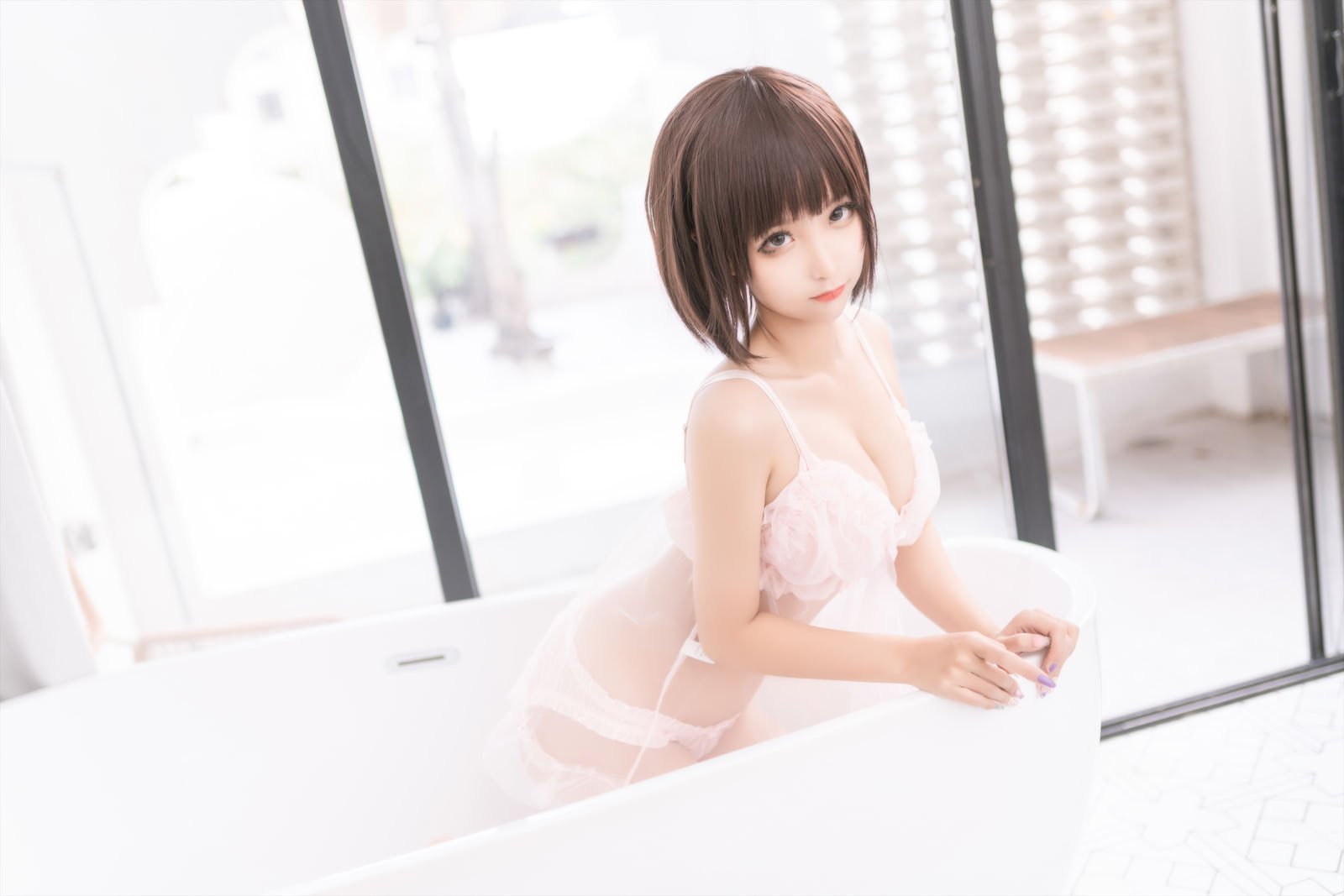 蠢沫沫 粉纱浴缸