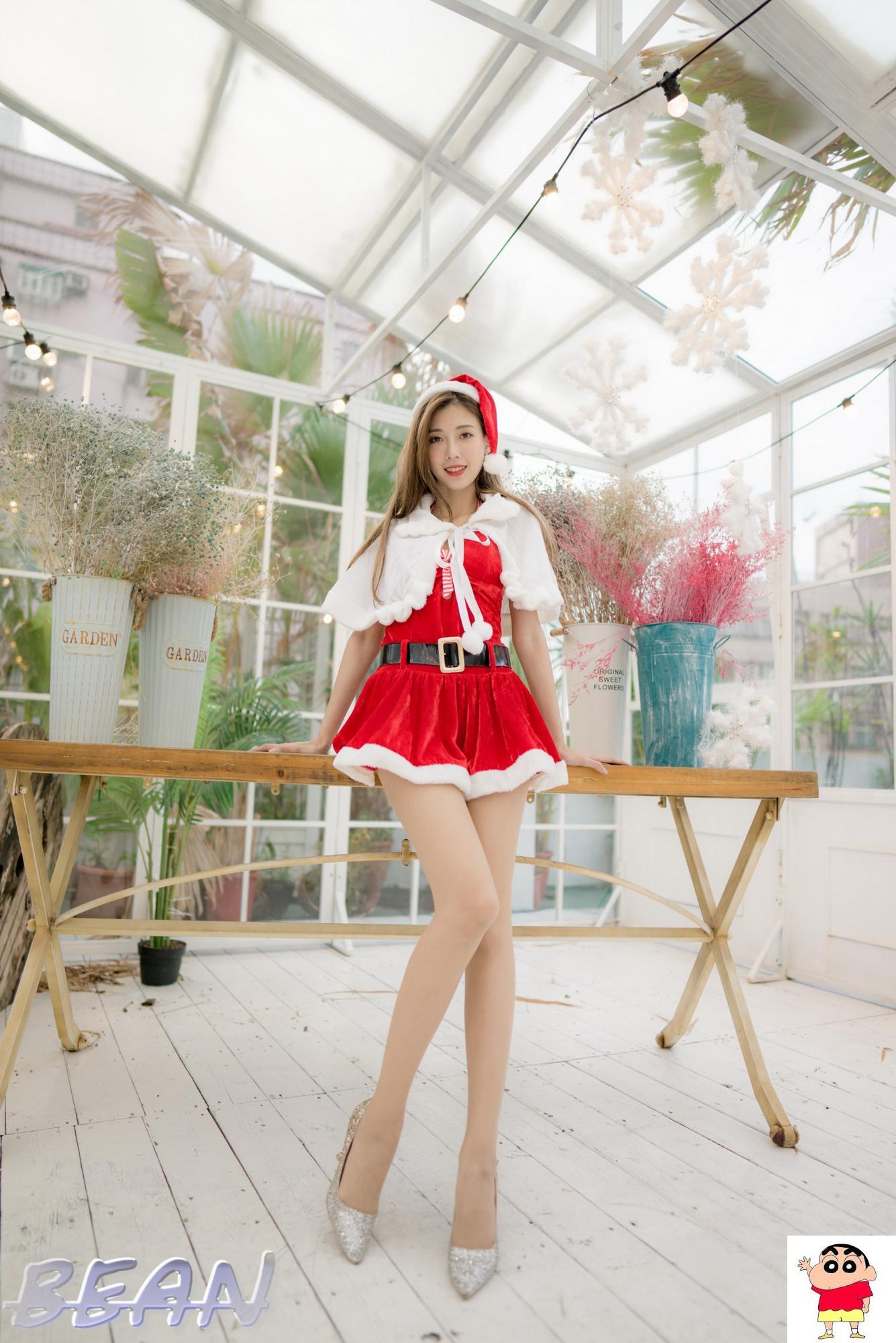 【美腿番外篇系列】长腿美模 金允乔 圣诞女郎 高跟美腿旅拍【52P】