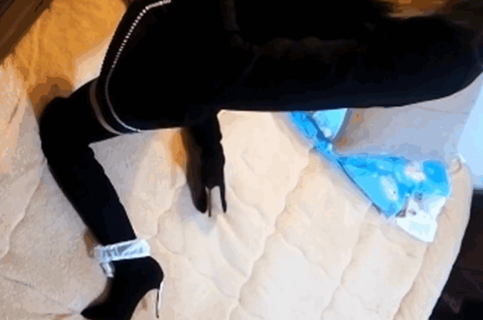 这样的身材的人妖抱起来操最有感觉